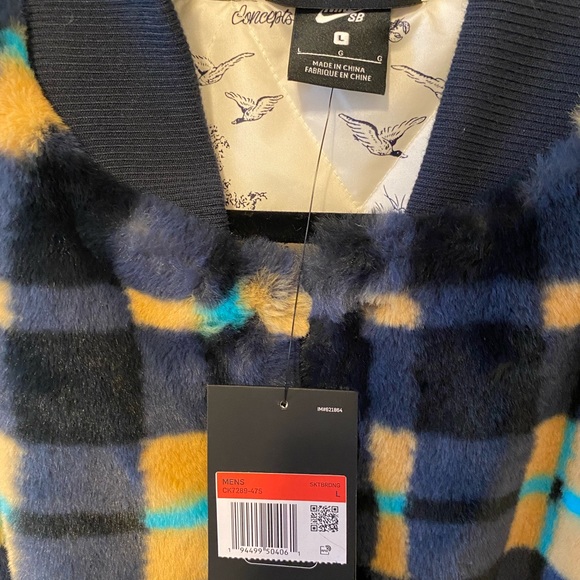 Men’s Nike SB X Concepts Mallard Fur Bomber Jacket - Picture 4 of 4